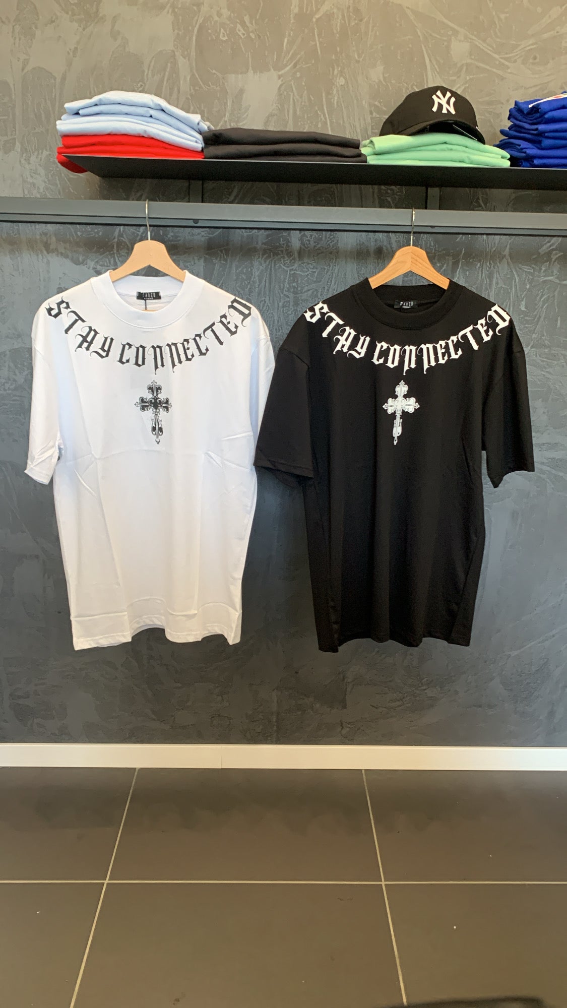 Tshirt stay connectted