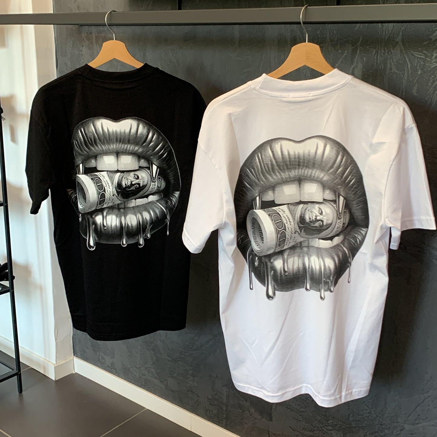 Tshirt kiss dollar’s